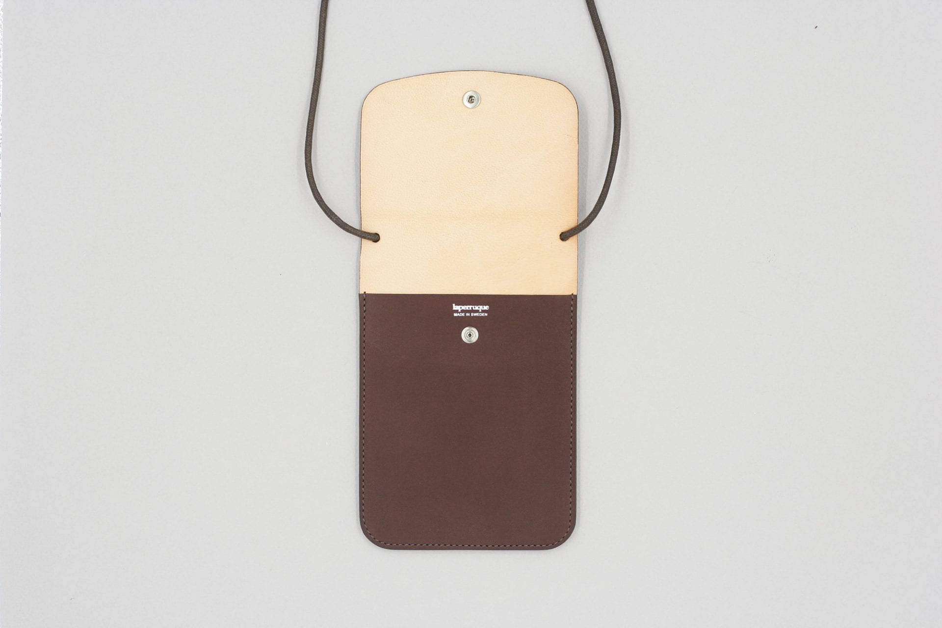 Pochette Tour de Cou en Baranil Chocolat – Laperruque