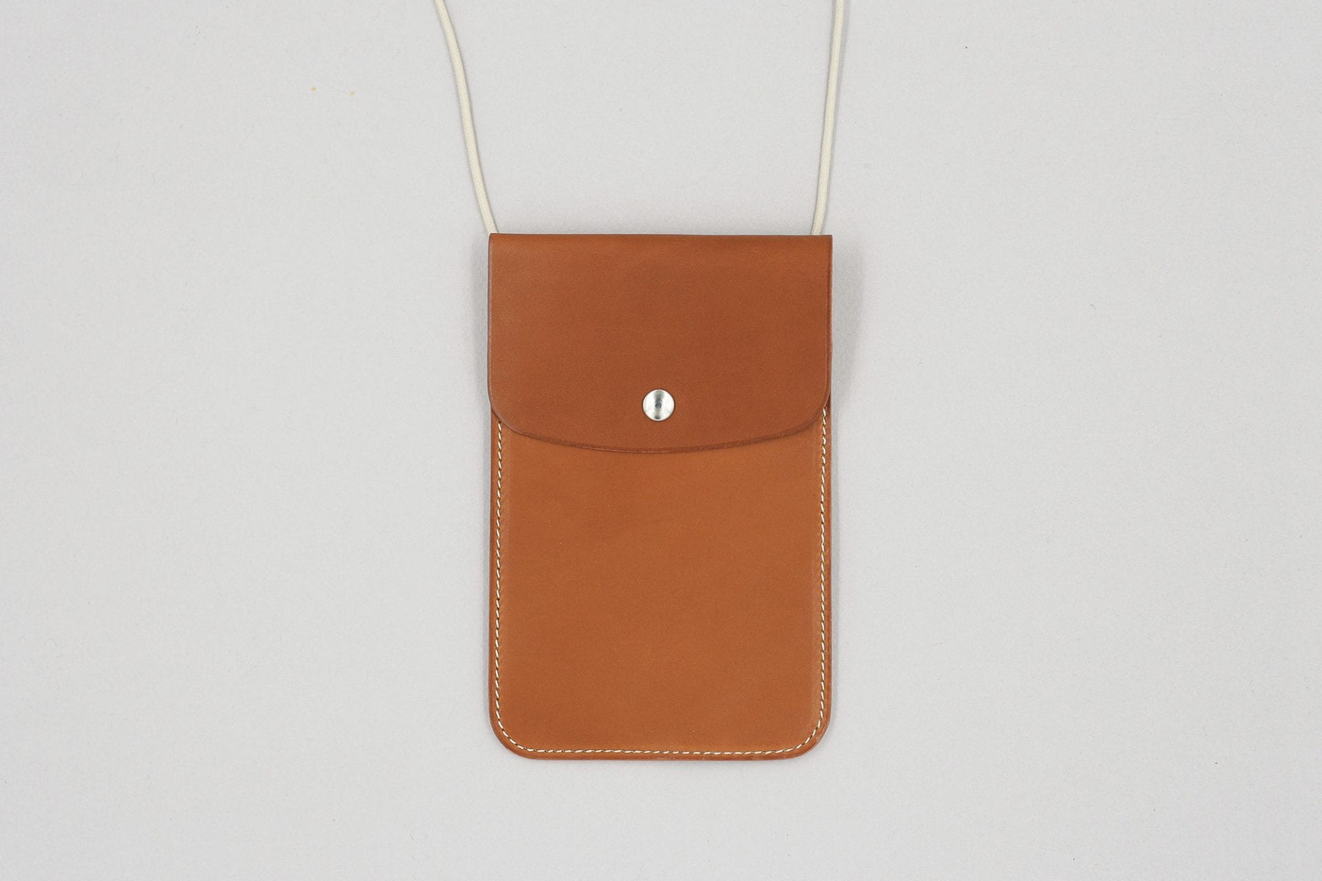 Pochette Tour de Cou en Baranil Gold – Laperruque