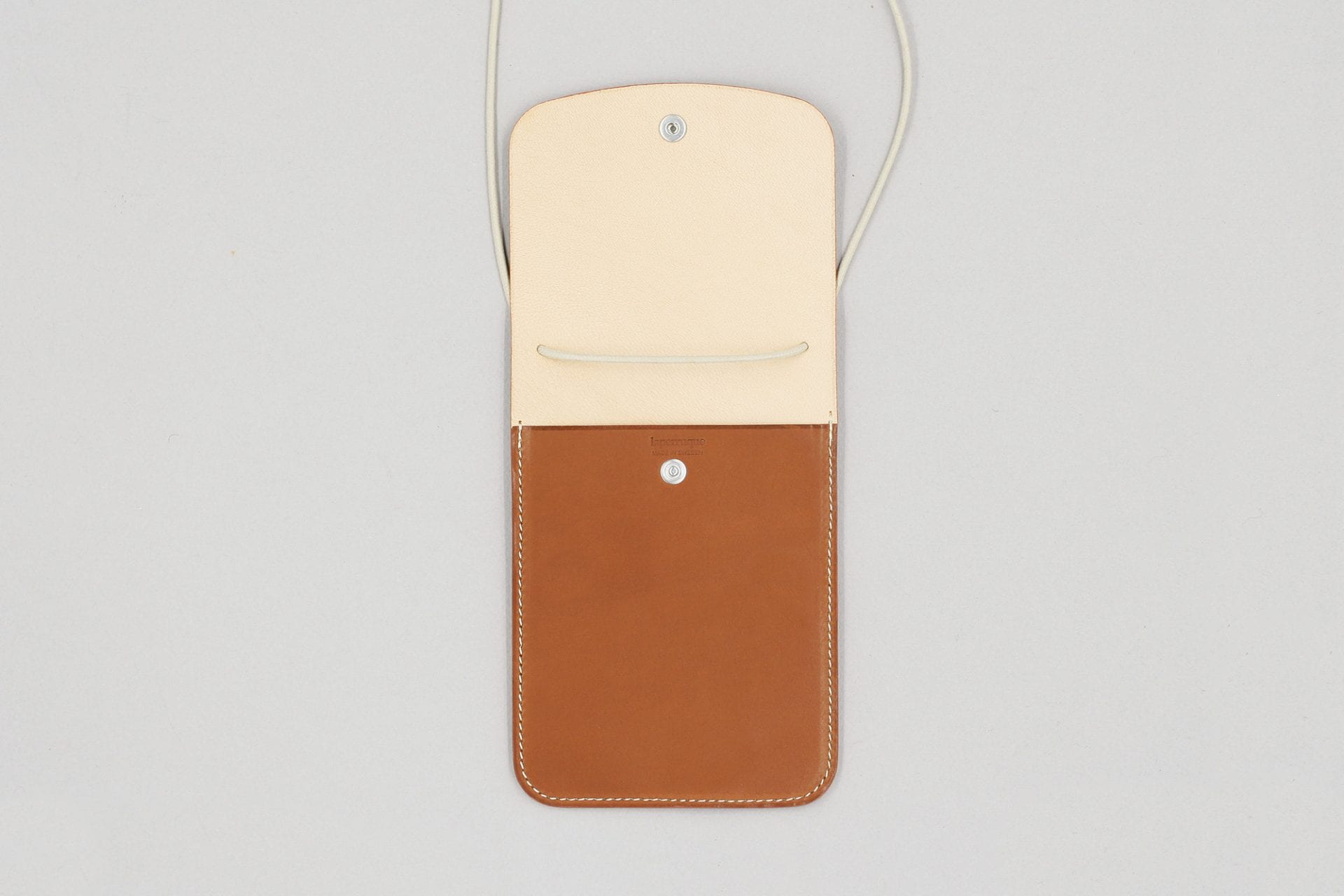 Pochette Tour de Cou en Baranil Gold – Laperruque