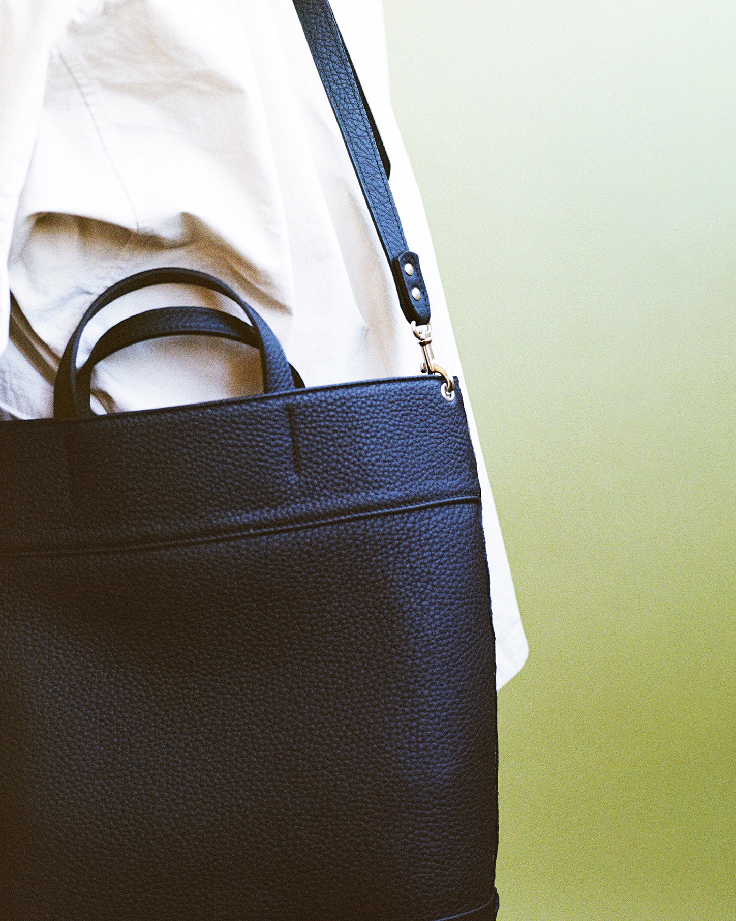 <b>three panels tote bag - 20% off pre-order</b>