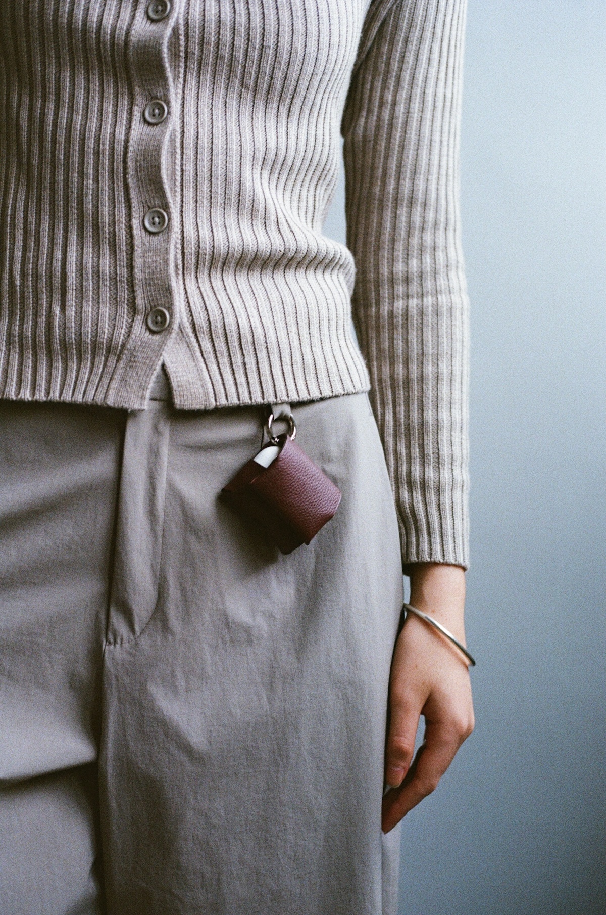 Étui pour Airpods Open Source en Taurillon Grainé Grenat