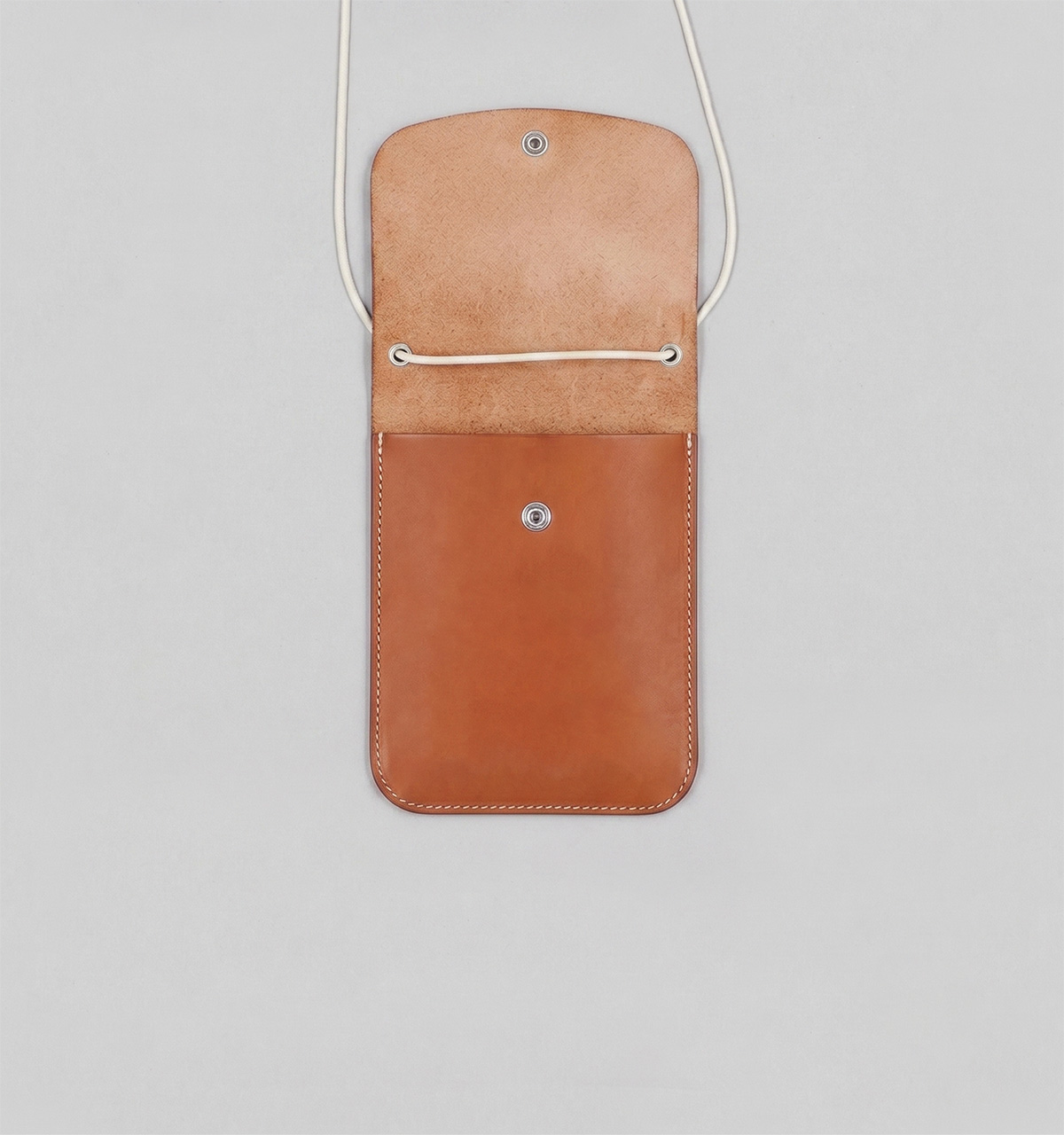 Pochette Tour de Cou En Veau Végétal Whisky