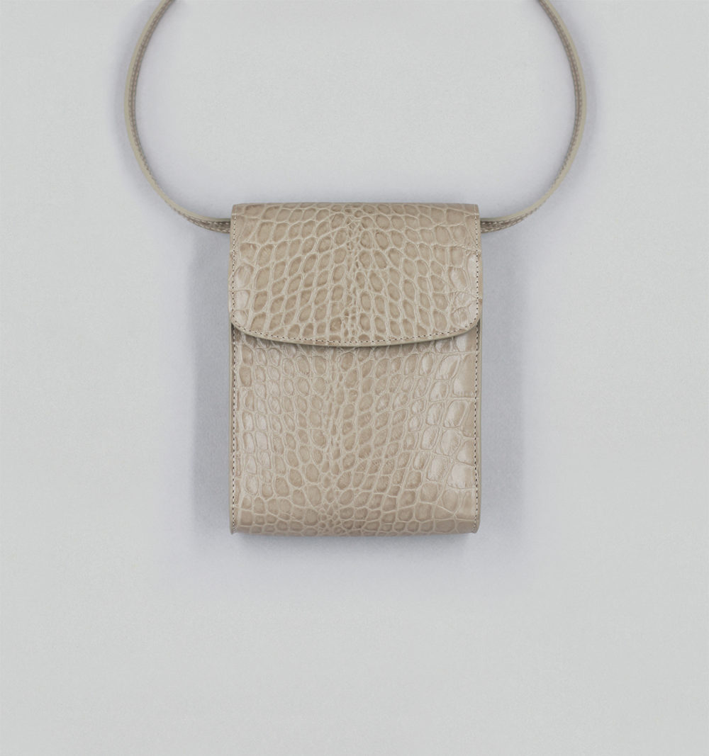 Pochette à Rabat En Veau Embossé Façon Crocodile Mastic