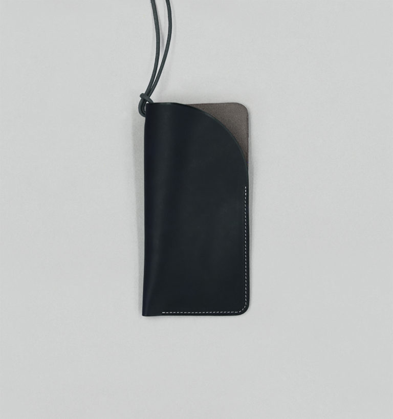 Grand Étui à Lunettes en Veau Végétal Noir