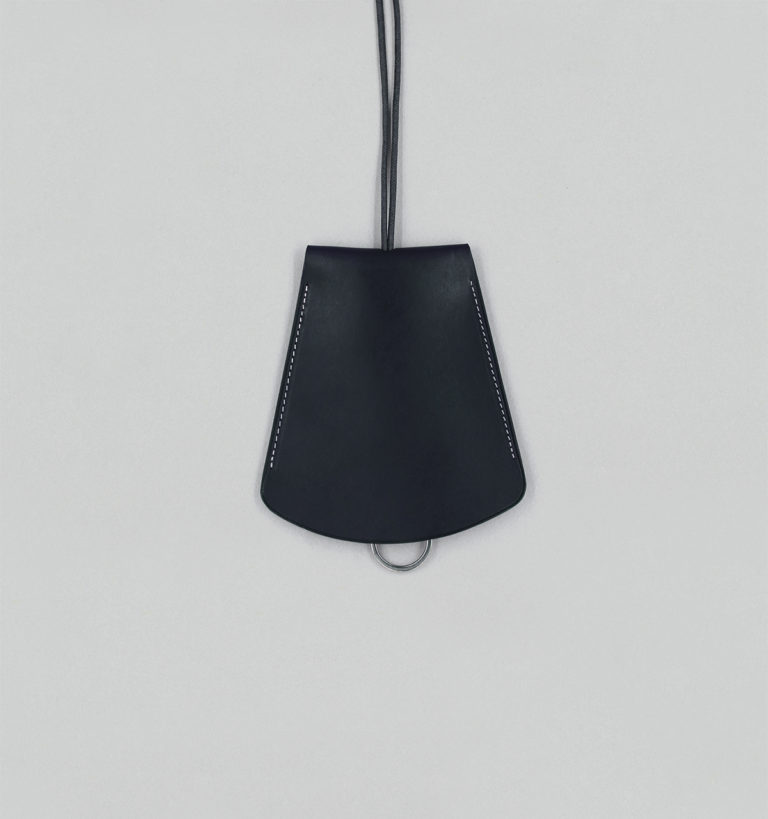 Grand Porte-Clés Cloche en Veau Végétal Noir