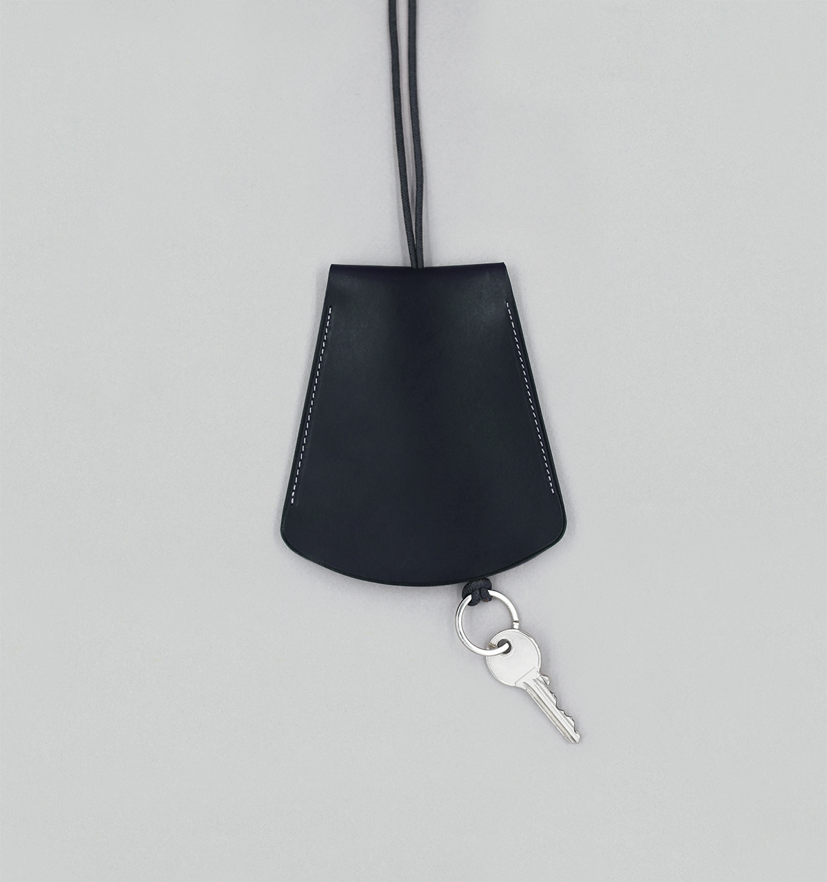 Grand Porte-Clés Cloche en Veau Végétal Noir