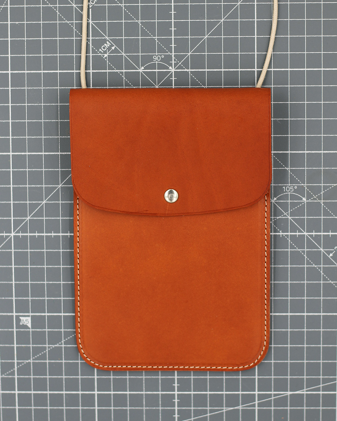 98 - Whiskey Vegetable Calf Neck Pouch