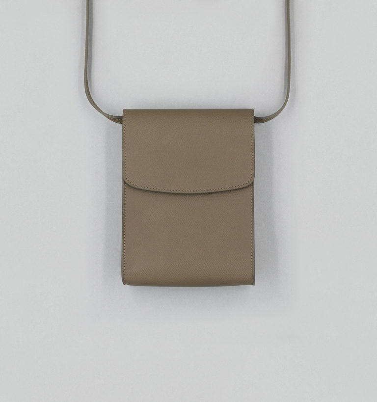 Pochette à Rabat En Veau Quadrillé Taupe