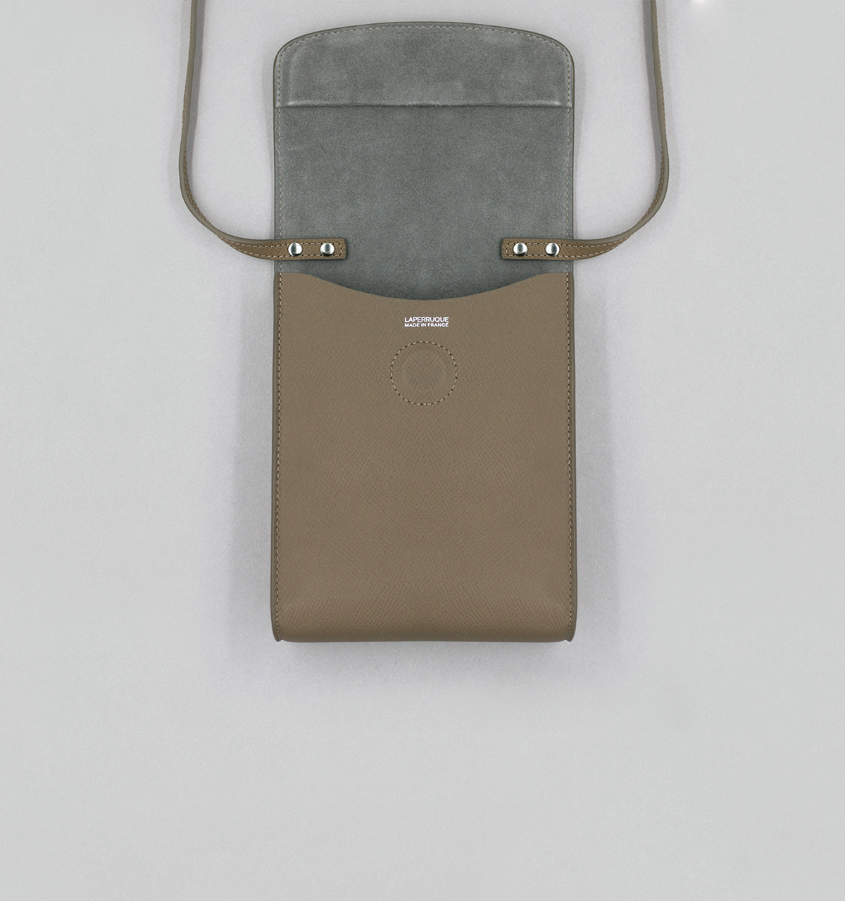 Pochette à Rabat En Veau Quadrillé Taupe