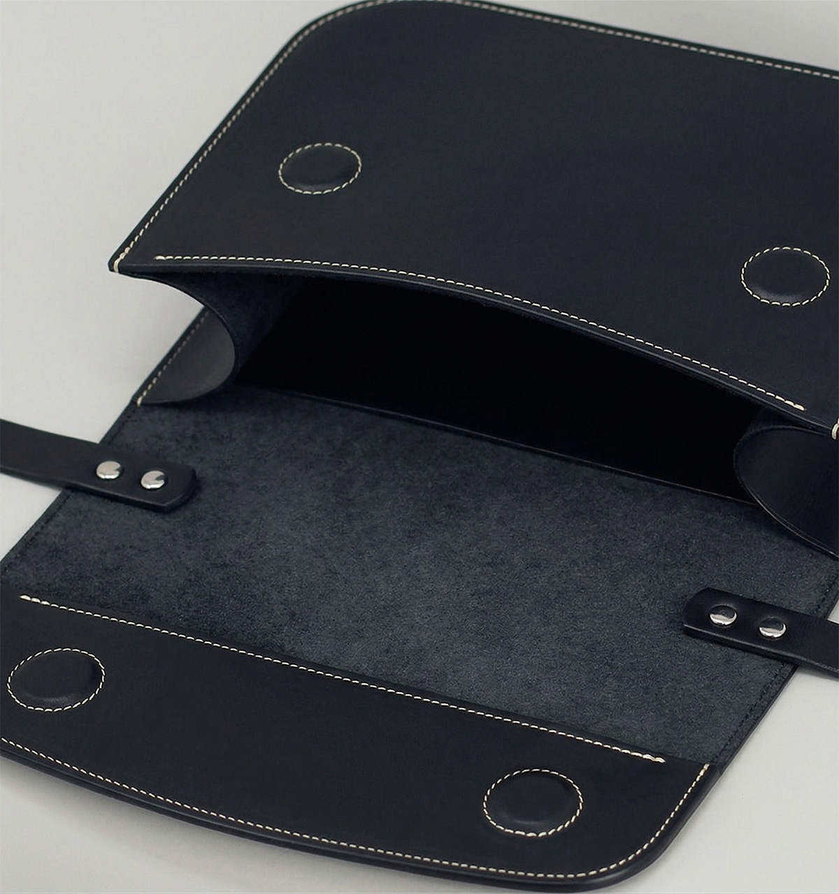 Sac à Rabat en Veau Végétal Noir