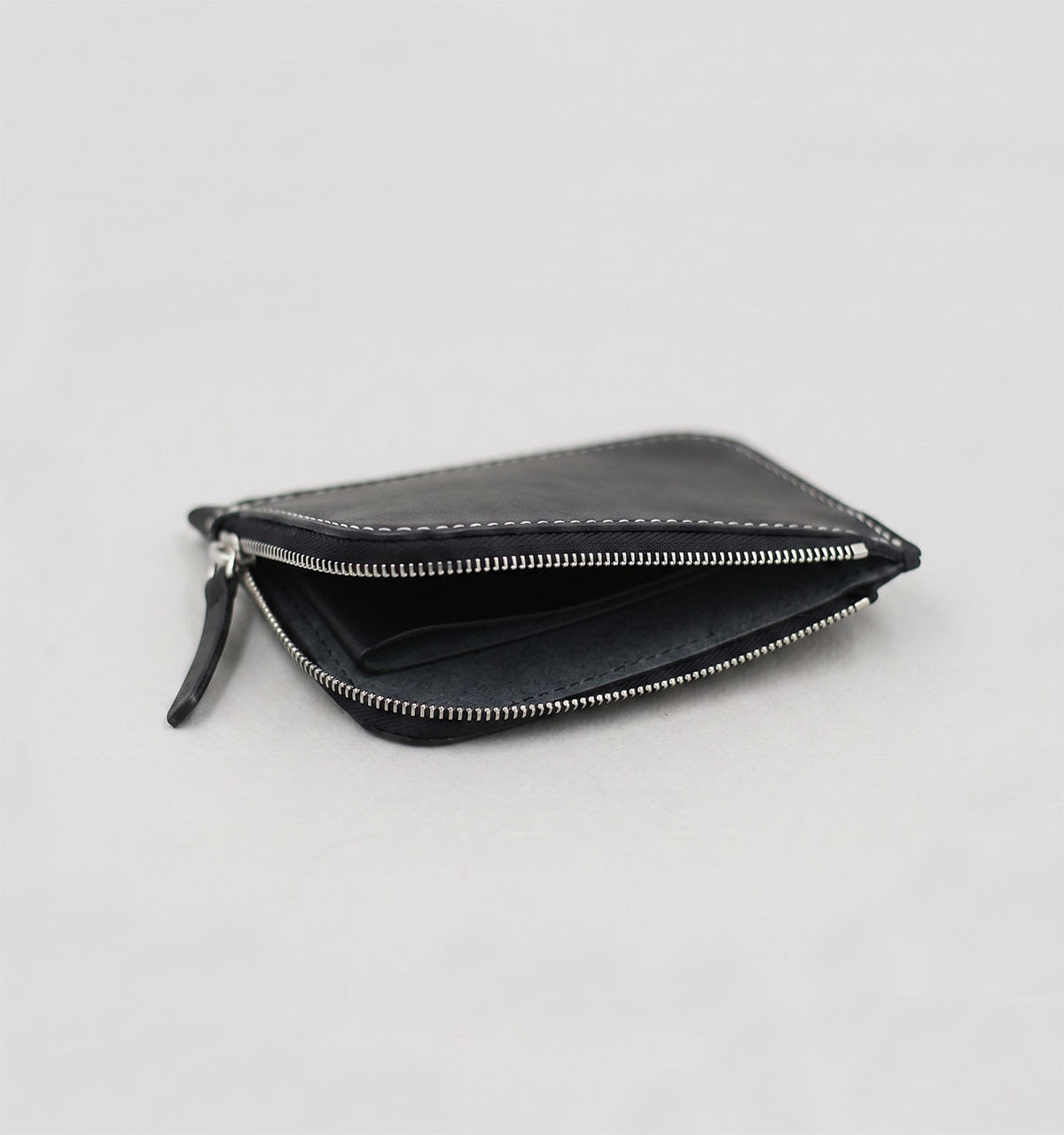 Black Vegetable Calf Leather Half-Zip Wallet
