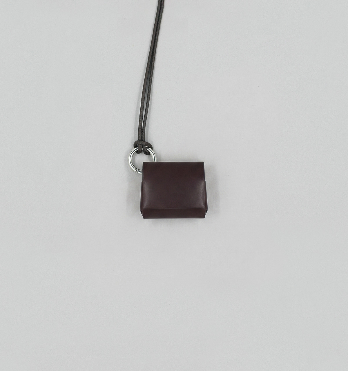 Étui pour Airpods Open Source en Veau Végétal Chocolat
