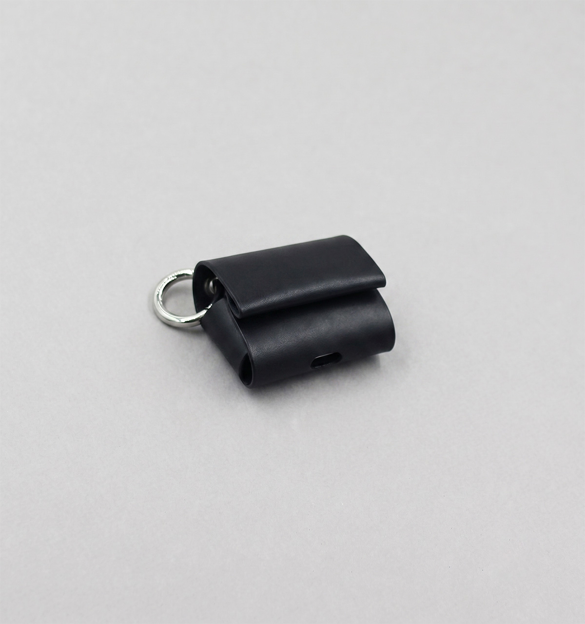 Étui pour Airpods Open Source en Veau Végétal Noir