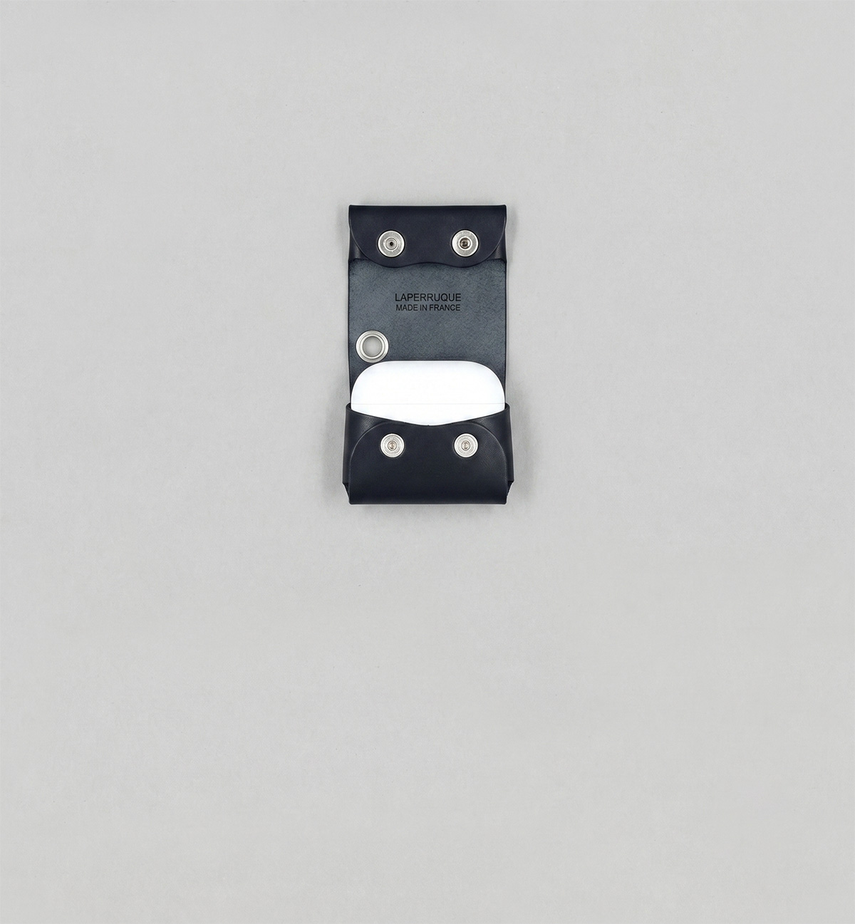 Étui pour Airpods Open Source en Veau Végétal Noir