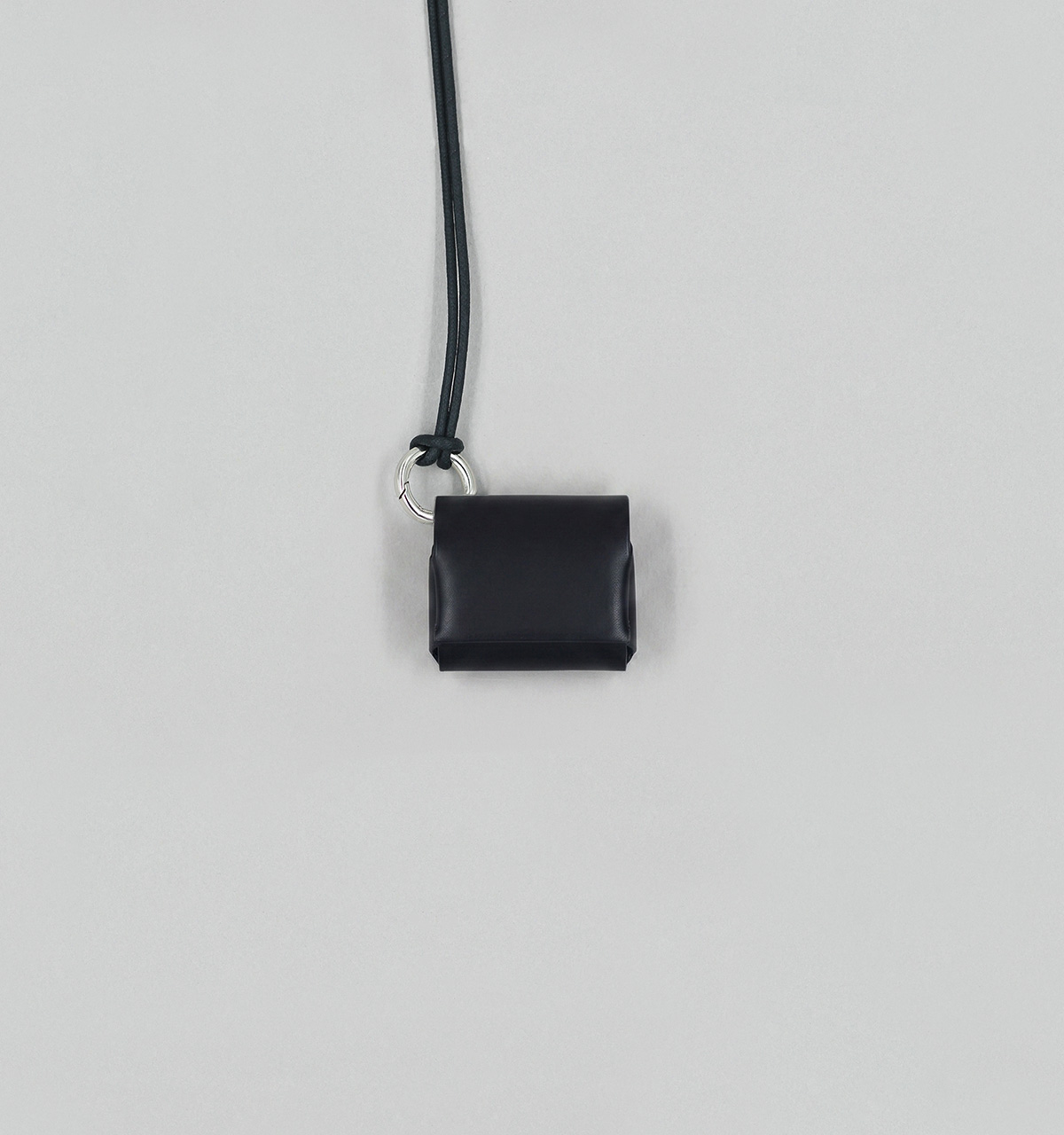 Étui pour Airpods Open Source en Veau Végétal Noir