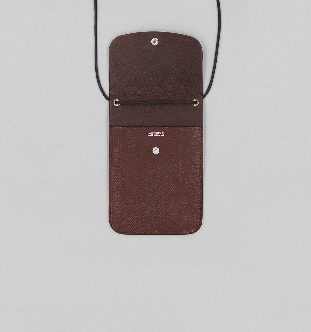Pochette Tour de Cou En Cuir de Russie Écorce